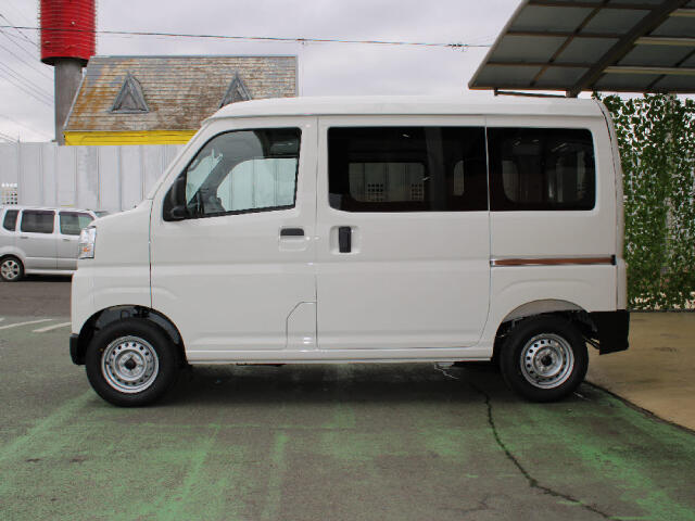 Daihatsu Hijet Cargo 8