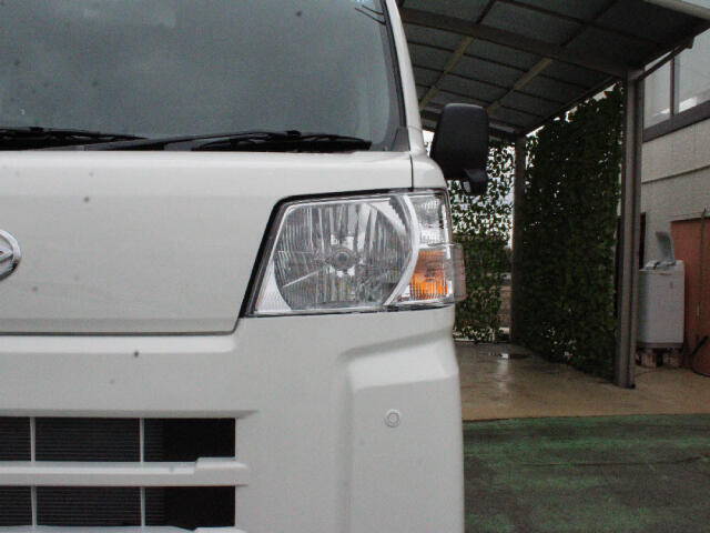 Daihatsu Hijet Cargo 9