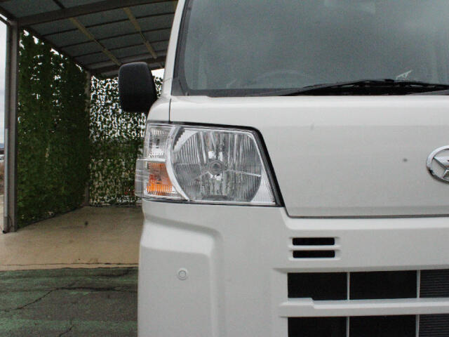 Daihatsu Hijet Cargo 10