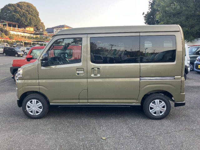 Daihatsu Atrai 7