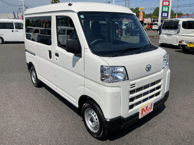 Daihatsu Hijet Cargo 3