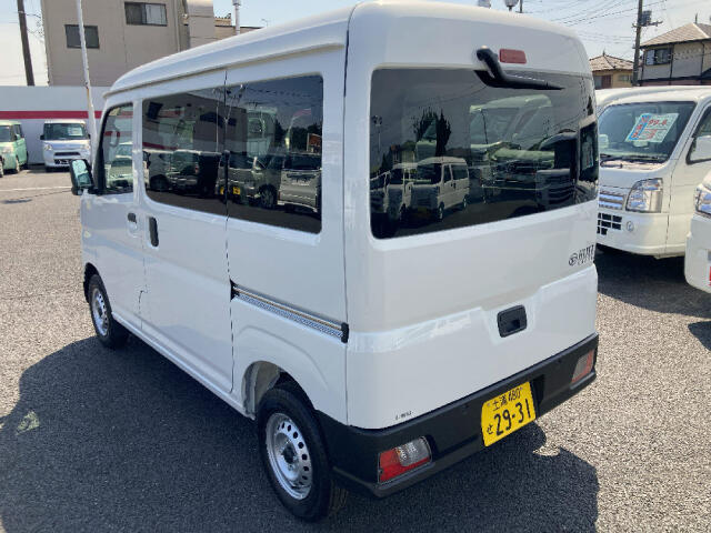 Daihatsu Hijet Cargo 5