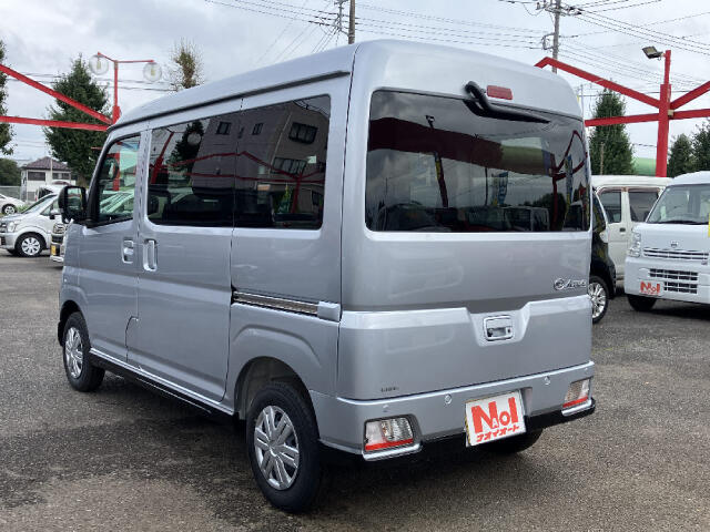 Daihatsu Atrai 7