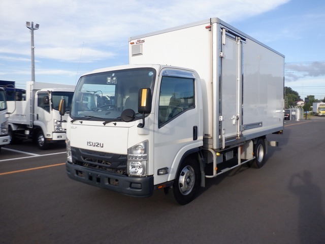 Isuzu Elf 2