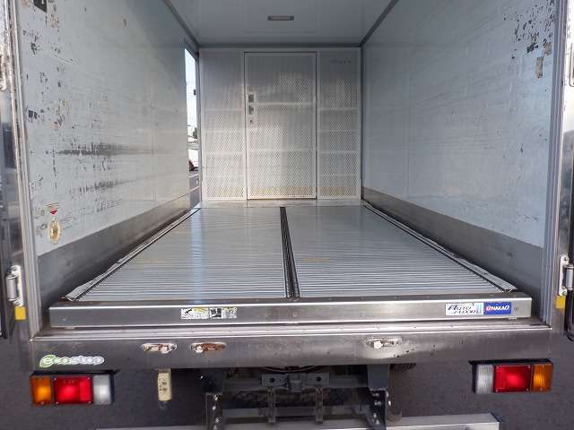 Isuzu Elf 4