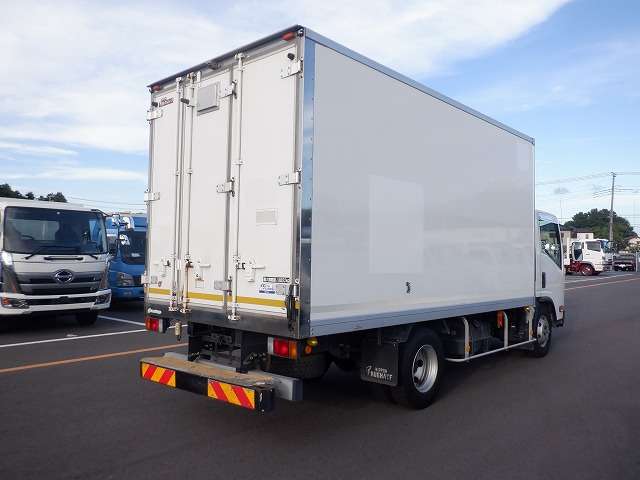 Isuzu Elf 7