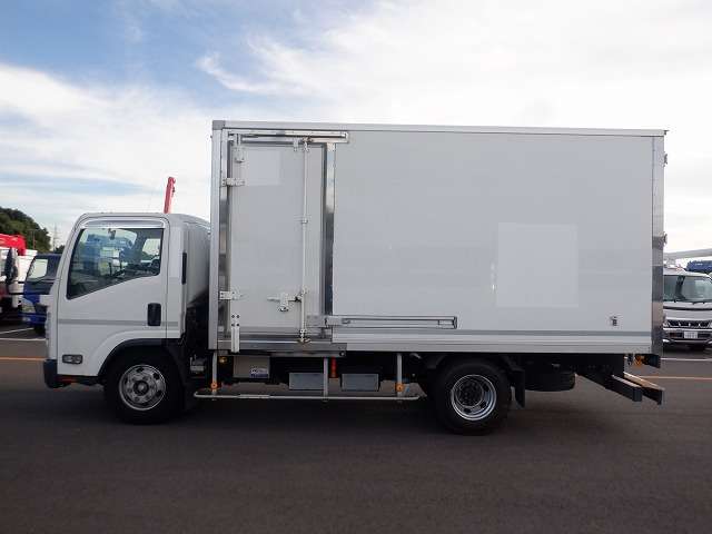 Isuzu Elf 9