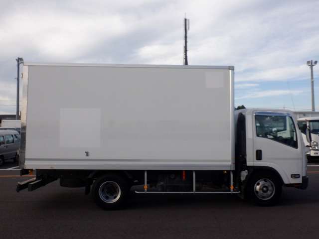 Isuzu Elf 10