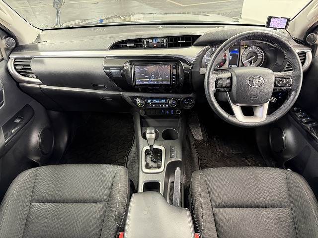 Toyota Hilux 2