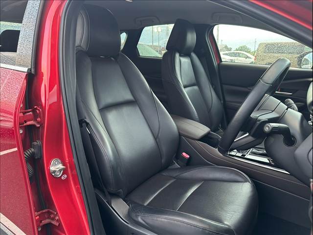 Mazda CX-30 11
