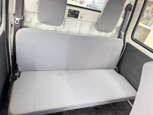 Daihatsu Hijet Deck Van 12