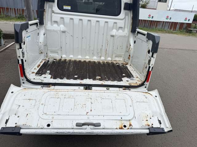 Daihatsu Hijet Deck Van 6