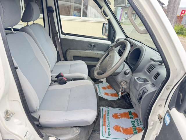 Daihatsu Hijet Deck Van 10