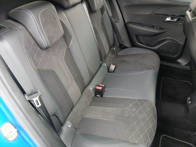 Peugeot SUV 2008 12