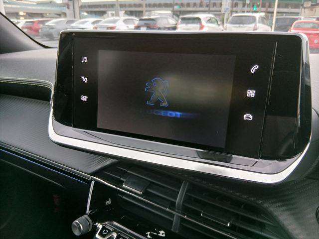 Peugeot SUV 2008 6