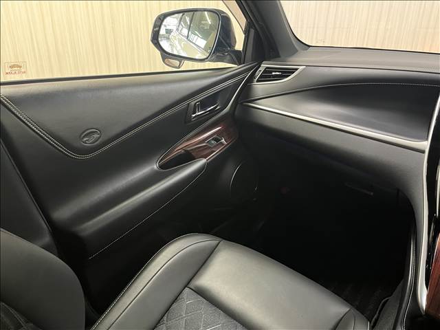 Toyota Harrier 11