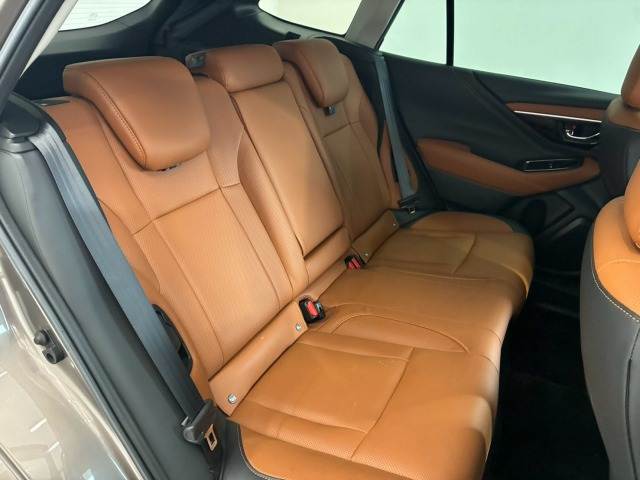 Subaru Legacy Outback 12