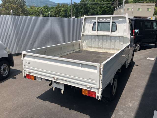 Toyota Light Ace Truck 6
