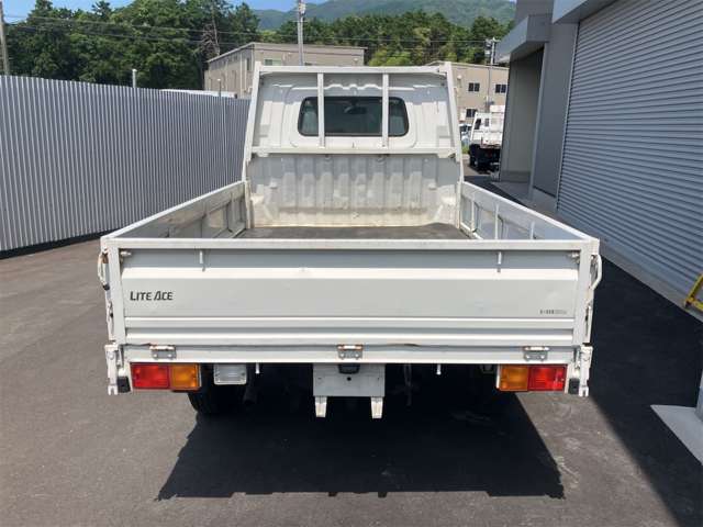 Toyota Light Ace Truck 8