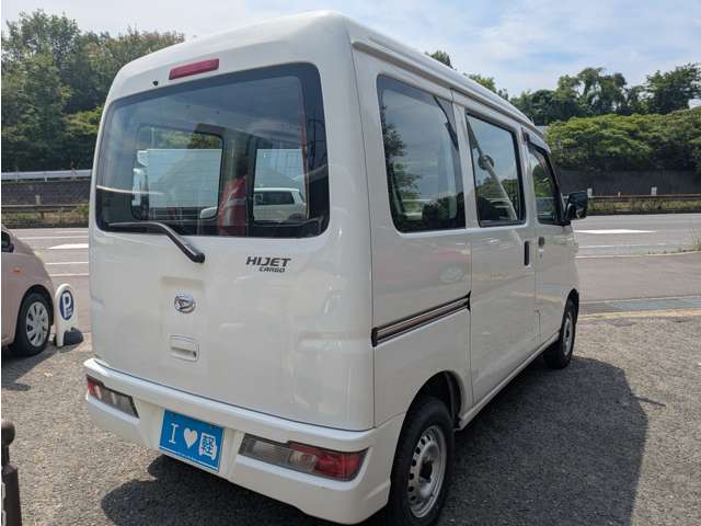 Daihatsu Hijet Cargo 2