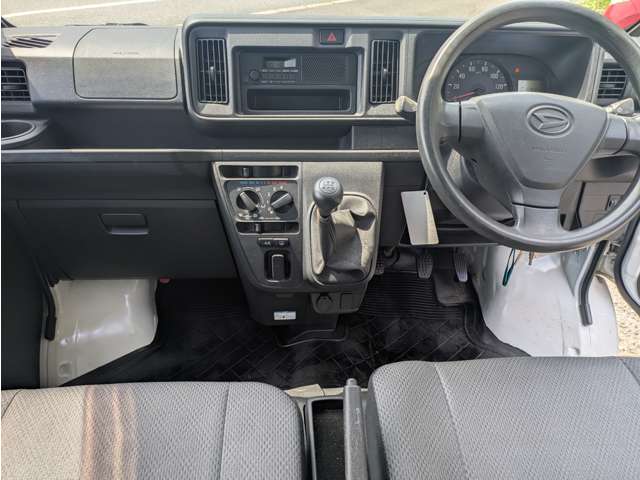 Daihatsu Hijet Cargo 3