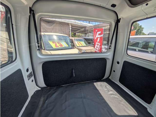Daihatsu Hijet Cargo 9