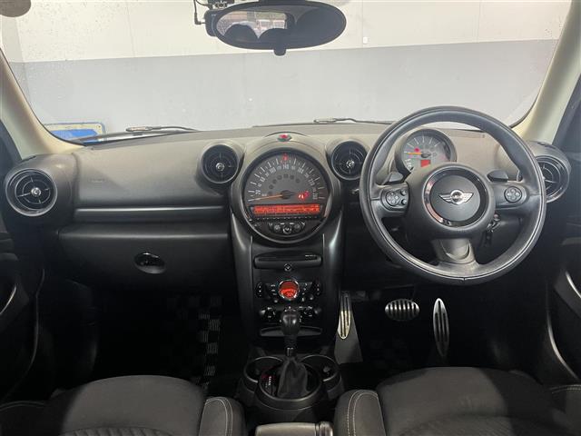 MINI Paceman 8