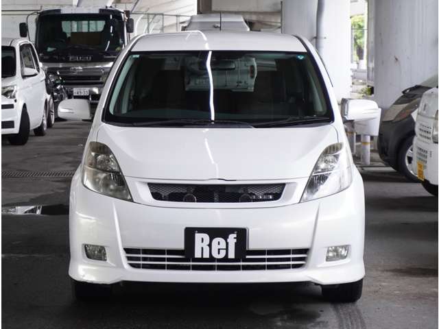 Toyota Isis 2