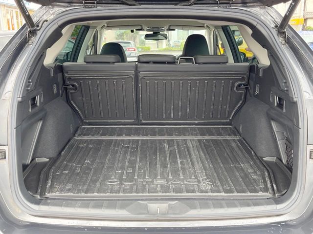 Subaru Legacy Outback 10