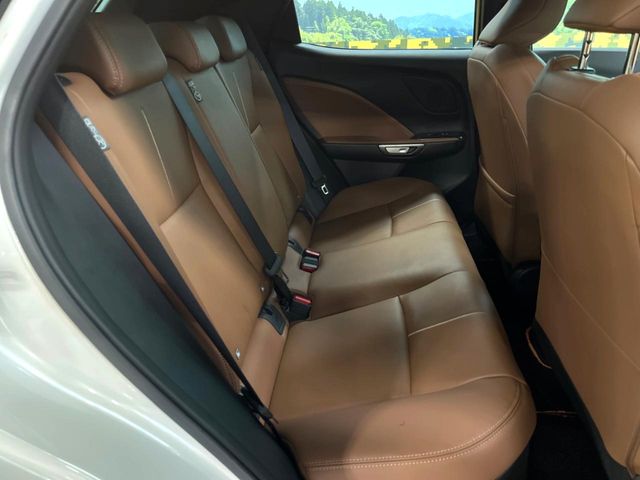 Lexus LBX 9