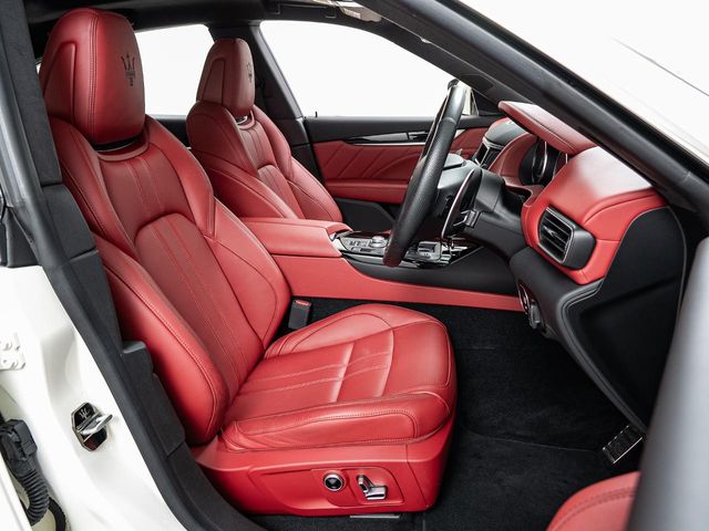 Maserati Levante 12