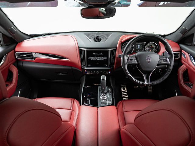 Maserati Levante 4