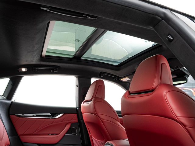 Maserati Levante 7