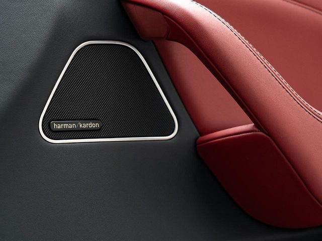 Maserati Levante 8