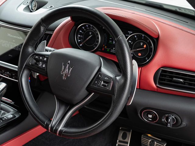 Maserati Levante 9