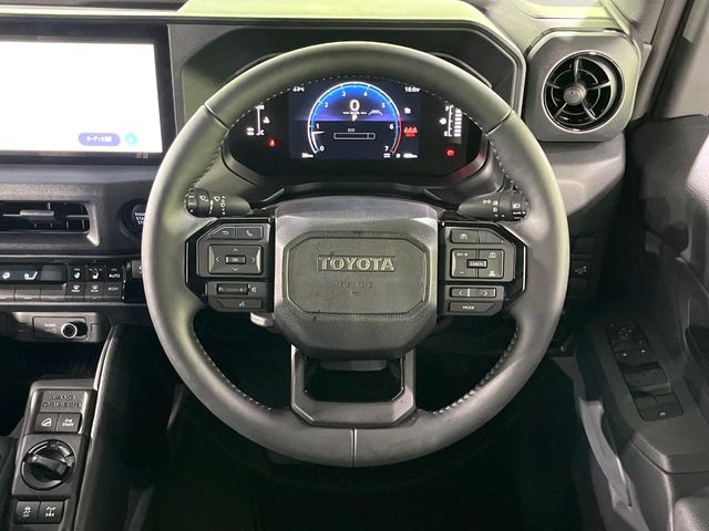 Toyota Land Cruiser FJ 11