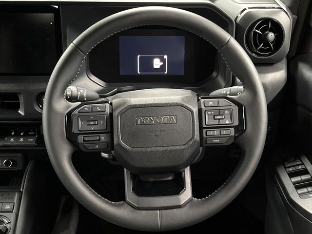 Toyota Land Cruiser FJ 11