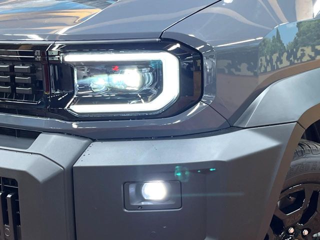 Toyota Land Cruiser FJ 12