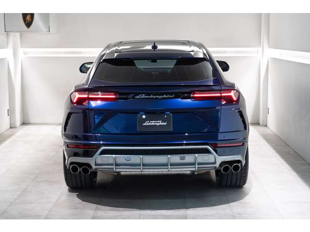 Lamborghini ウルス 4