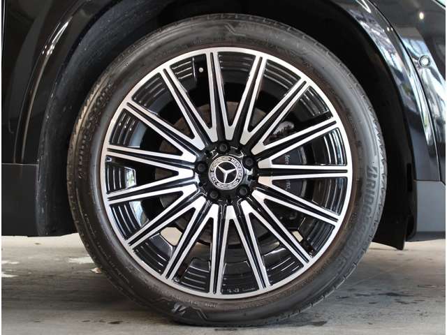 Mercedes-Benz GLA-Class 6