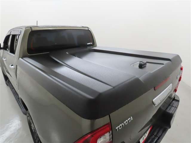 Toyota Hilux 5