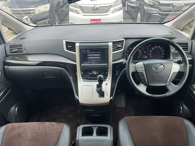 Toyota Alphard 5