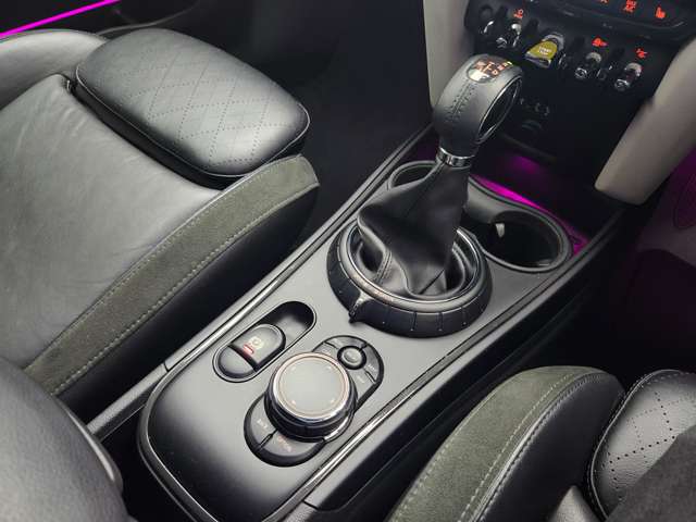 MINI Crossover 11