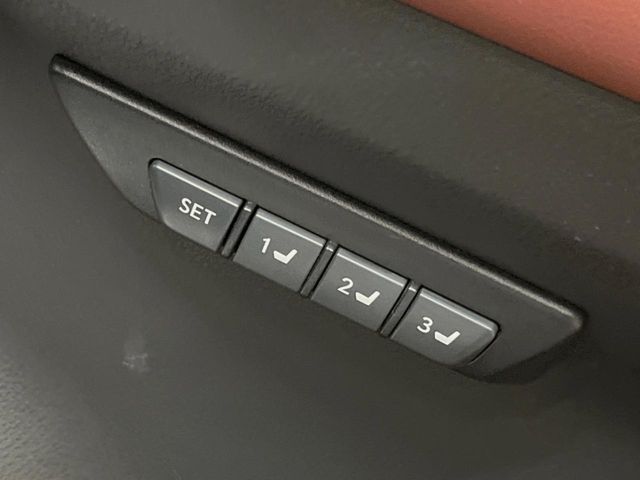 Lexus NX 8