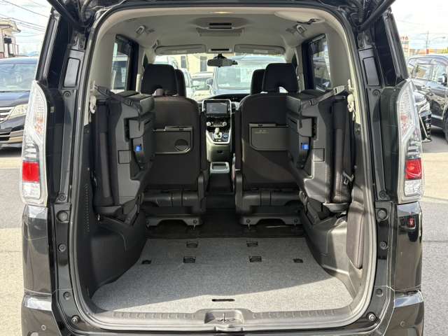 Nissan Serena 12
