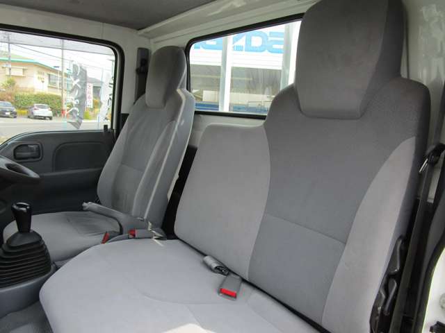 Isuzu Elf 11
