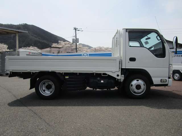 Isuzu Elf 4
