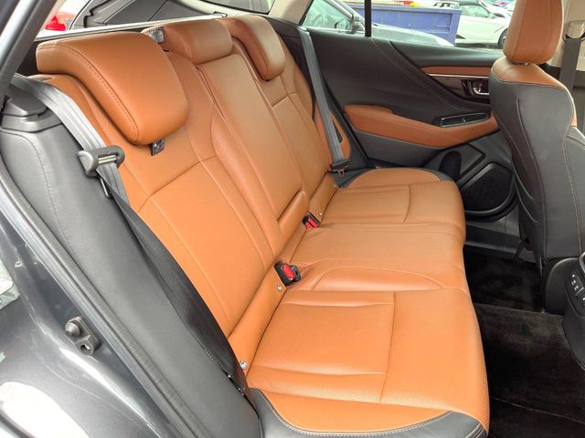 Subaru Legacy Outback 9