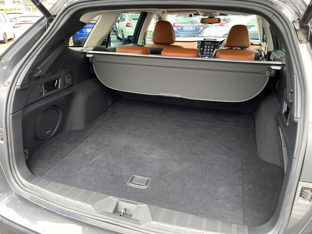 Subaru Legacy Outback 10