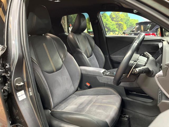 Lexus LBX 8